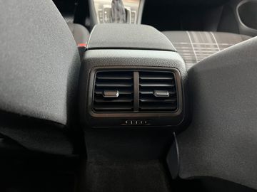 Car image 35