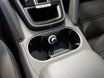 Car image 30