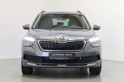 Car image 4