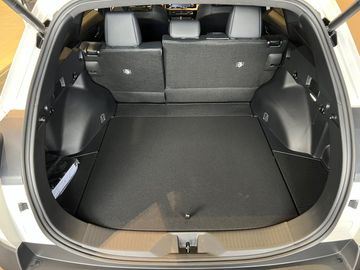 Car image 15
