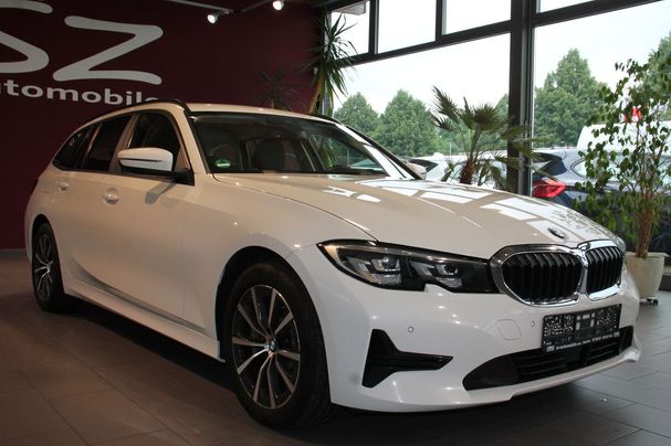 BMW 330d Touring xDrive 195 kW image number 2