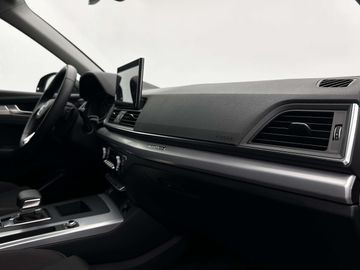 Car image 37