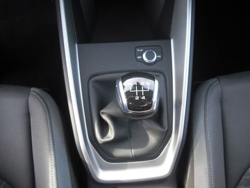 Car image 14