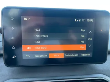 Car image 28