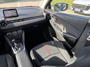 Car image 14