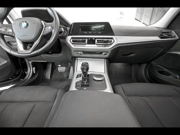 BMW 320i Touring 135 kW image number 7