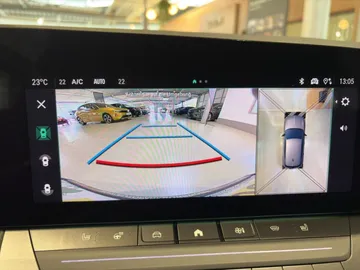 Car image 22