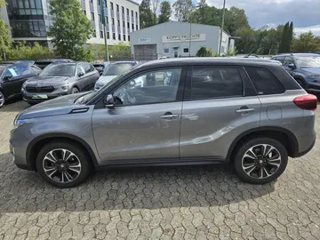 Car image 25