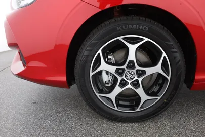 Car image 30