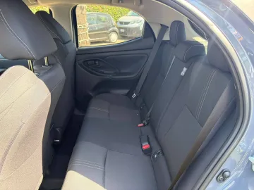 Car image 10