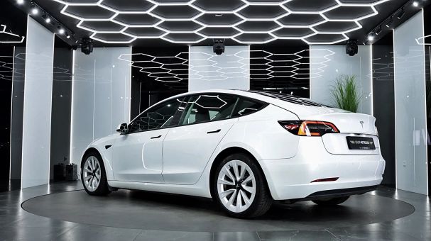 Tesla Model 3 AWD 353 kW image number 6