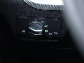 Car image 35