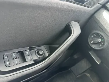 Car image 43