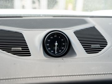 Car image 33