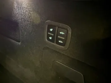 Car image 43