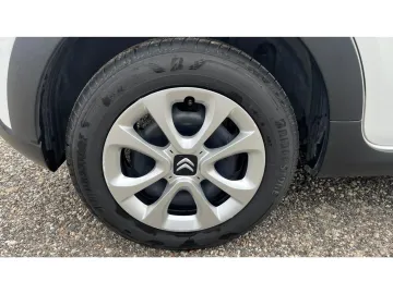 Car image 36