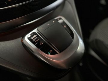 Car image 37