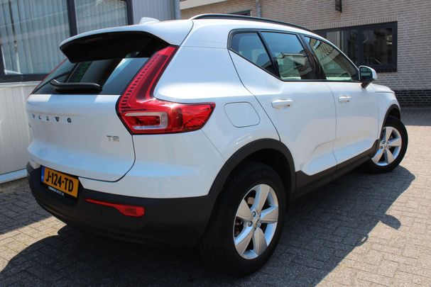 Volvo XC40 1.5 T2 Momentum 95 kW image number 2