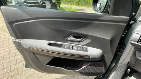 Car image 38