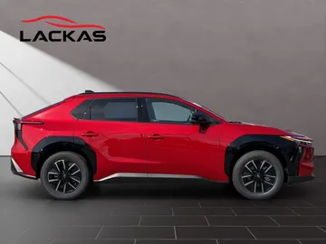 Car image 3