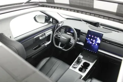 Car image 27
