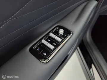Car image 48