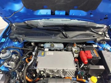 Car image 24