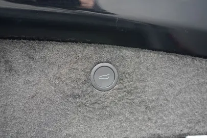 Car image 39