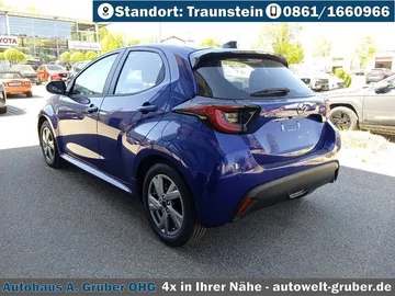 Car image 5