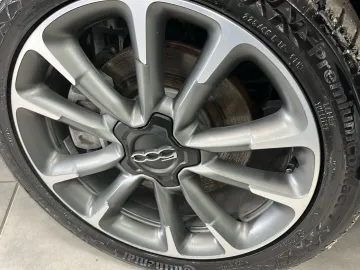 Car image 25