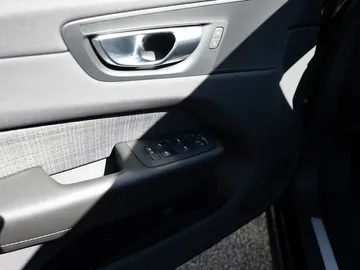 Car image 46