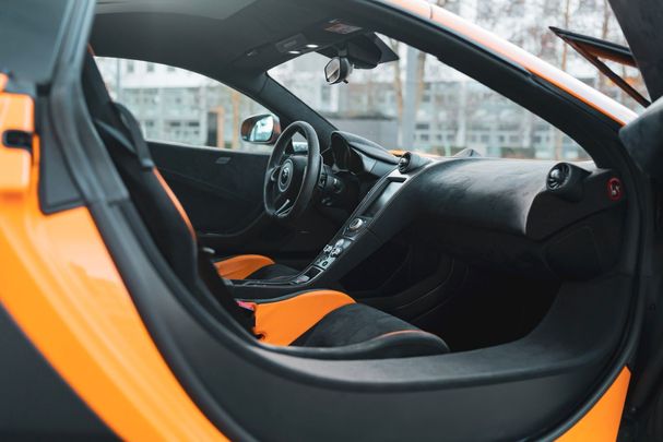 McLaren 675LT 496 kW image number 17