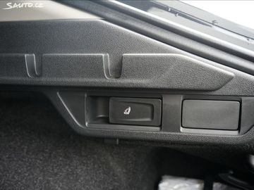 Car image 33