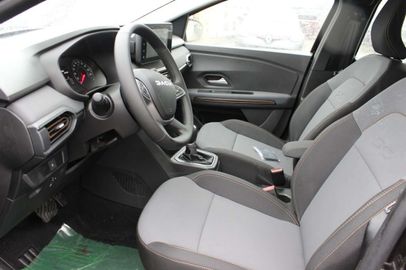 Car image 8