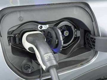 Car image 36