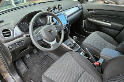 Car image 9