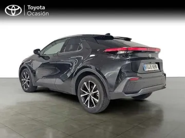 Car image 4