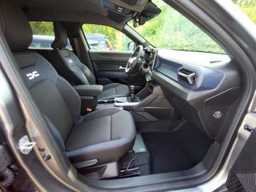 Car image 11