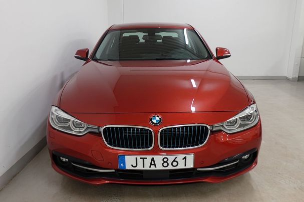 BMW 330 e Sport Line 185 kW image number 2