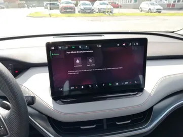 Car image 27