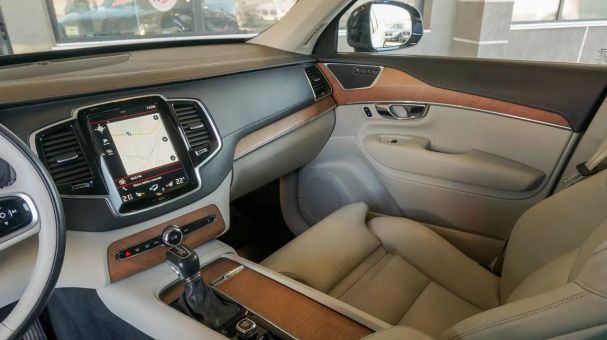 Volvo XC90 AWD 173 kW image number 9