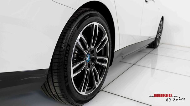 BMW i5 eDrive40 250 kW image number 8