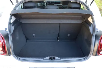 Car image 34