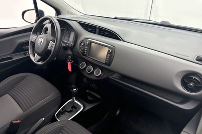 Car image 22