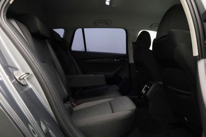 Car image 33