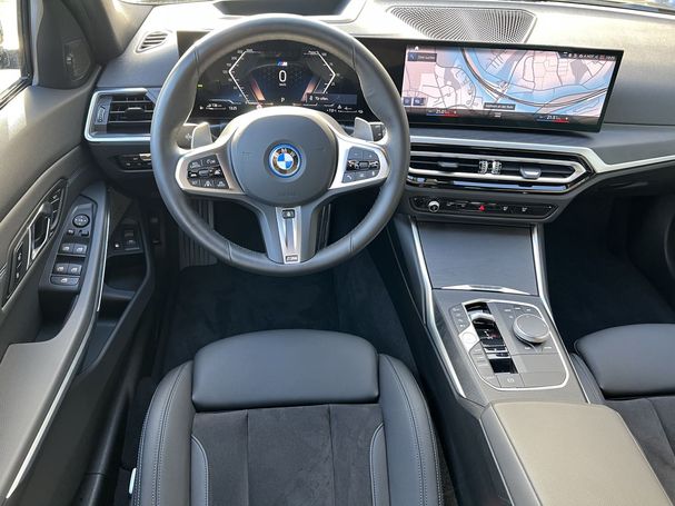 BMW 330 e Touring 215 kW image number 6