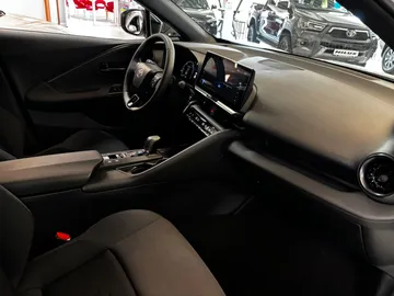 Car image 14