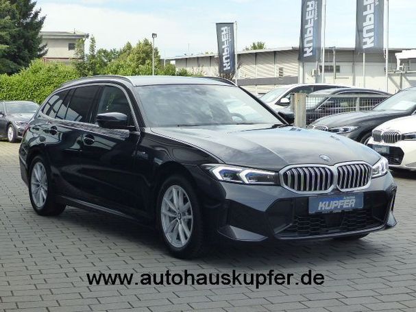 BMW 330i Touring M 180 kW image number 2