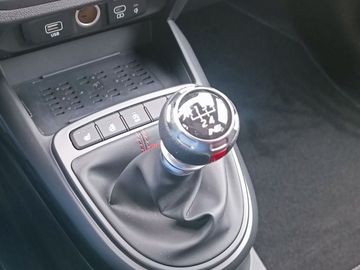 Car image 26