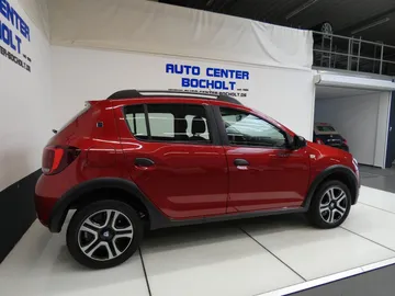 Car image 4